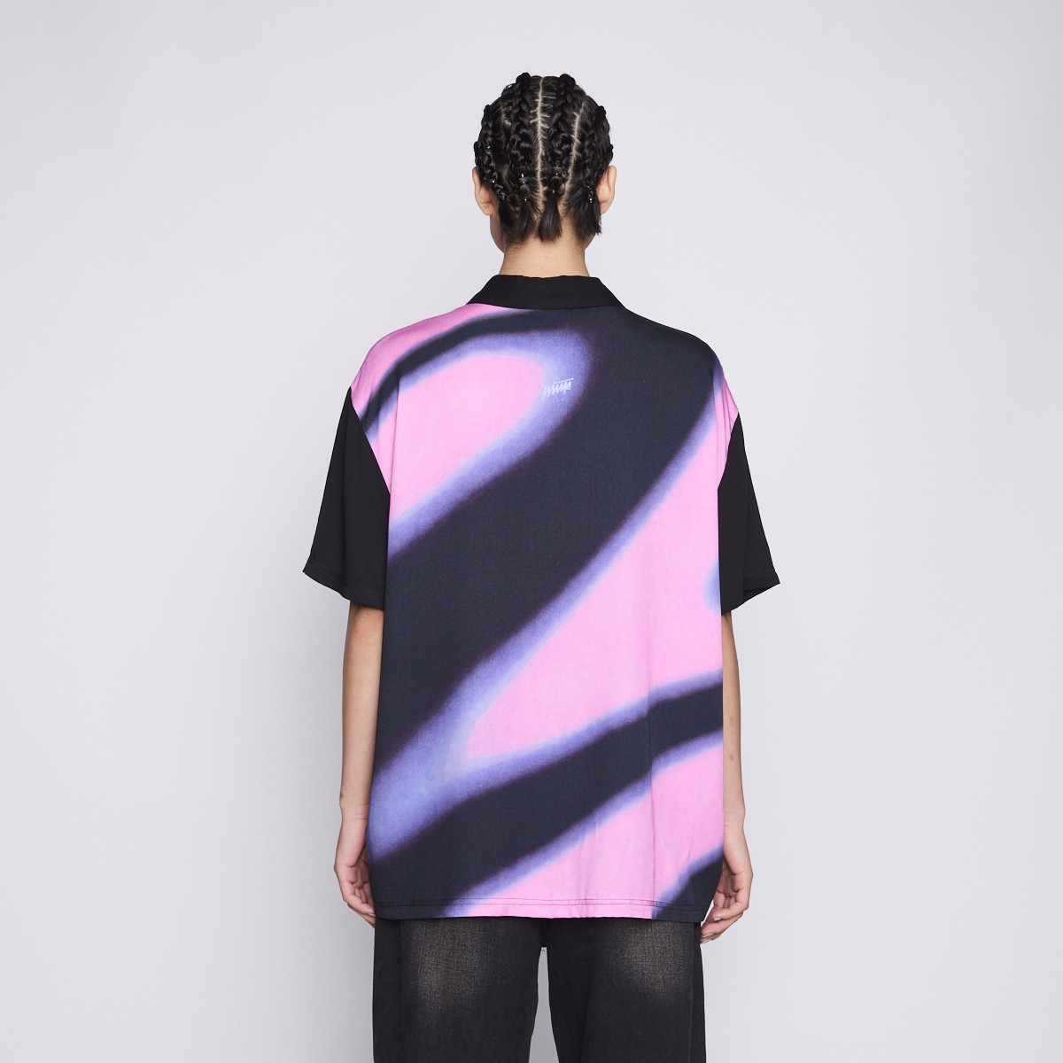 Camisa WhatUp Men Liquid Black Pink