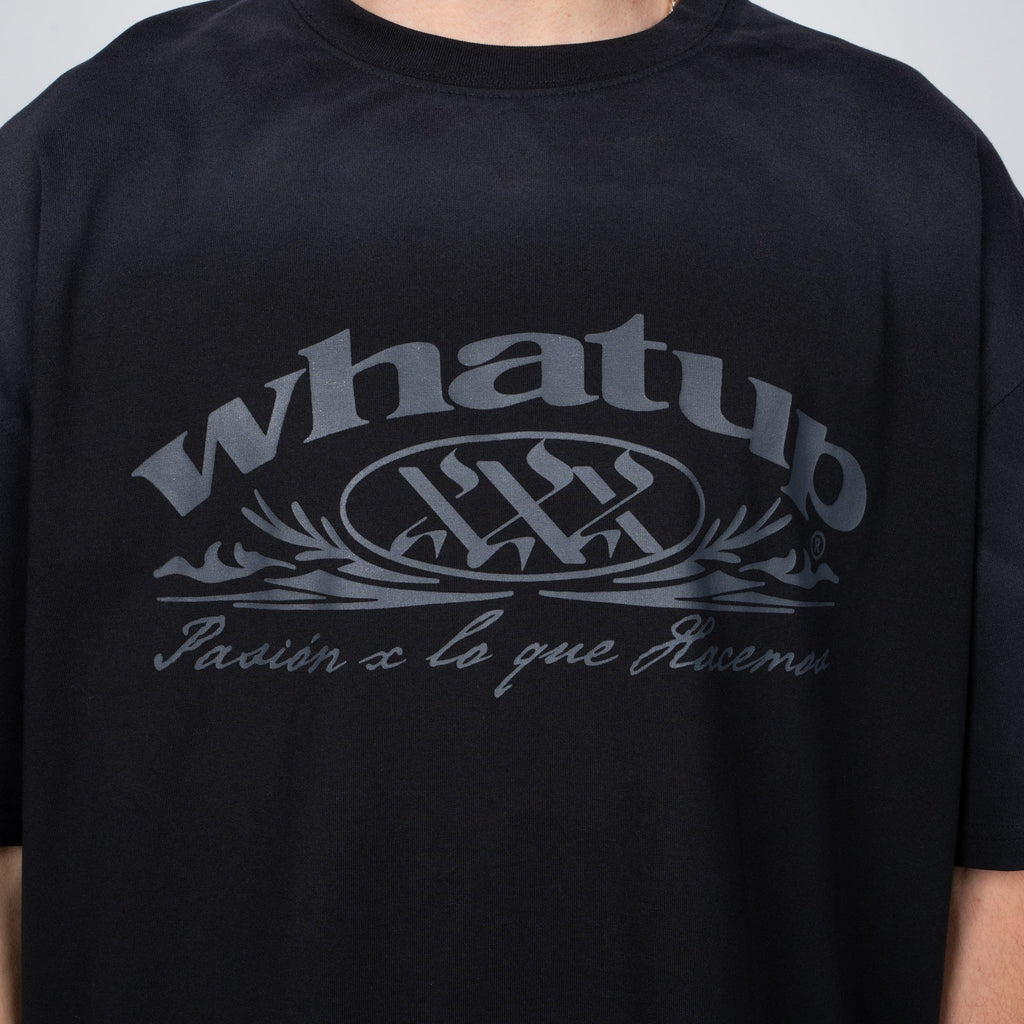 Polera WhatUp Pasión Por Lo Que Hacemos Black
