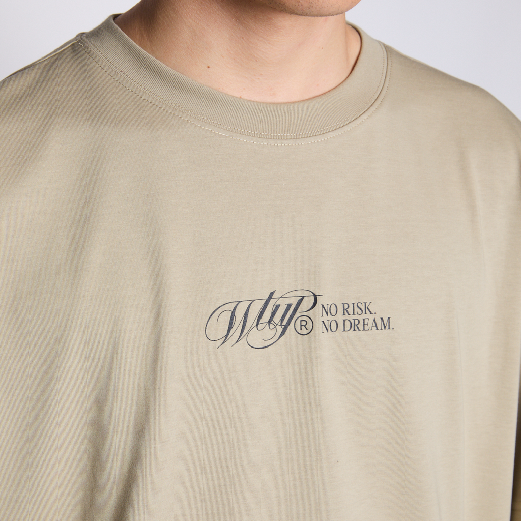 Polera Whatup Men No Risk No Dream Beige