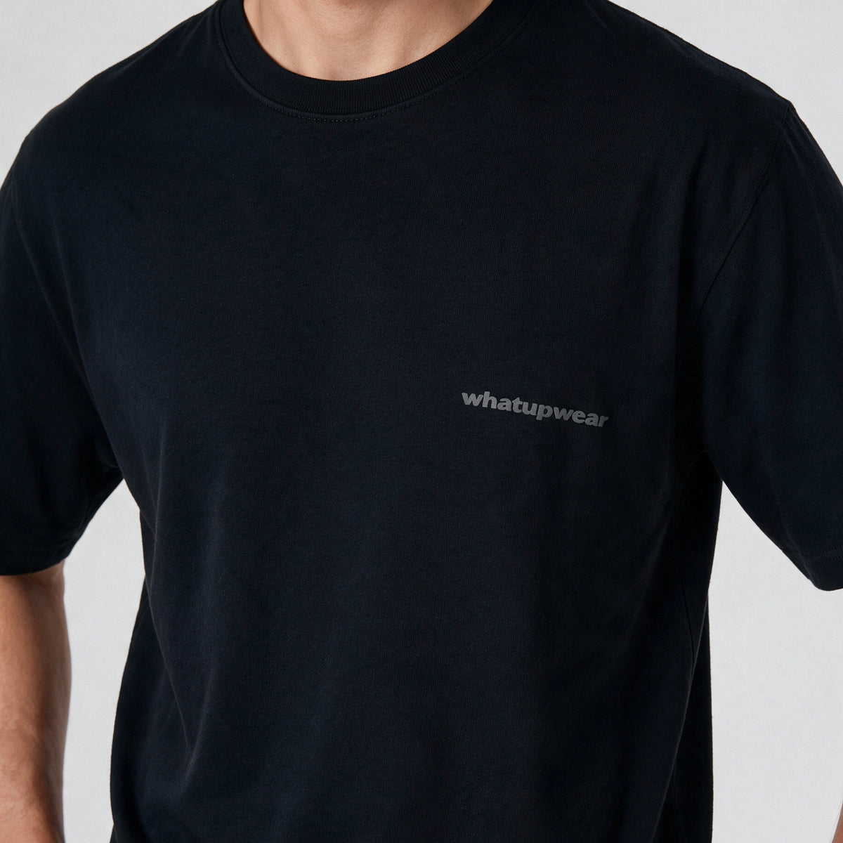 Polera Oversize Box Negro Logo Gris