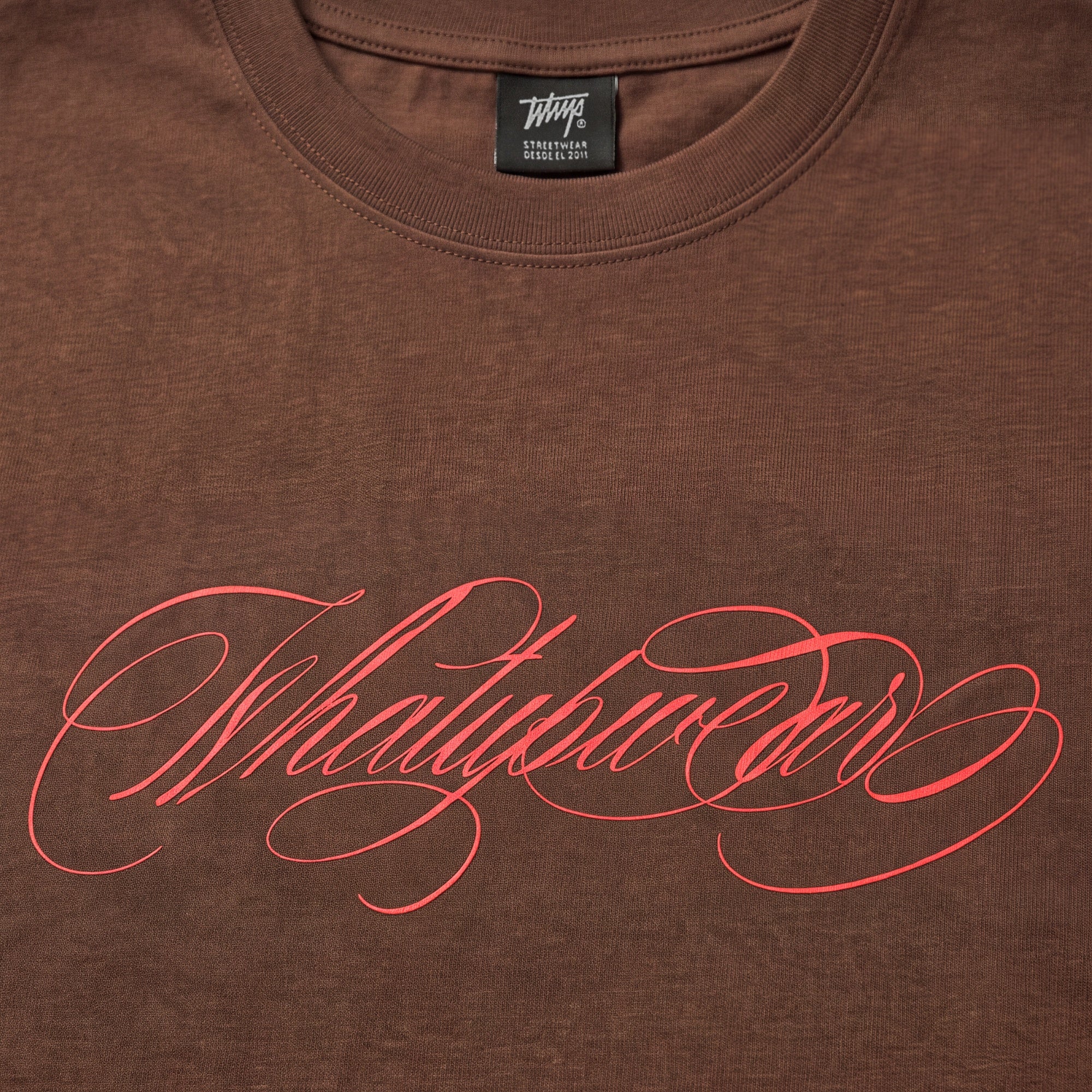 Polera WhatUp Men Boxy Logo Brown Red